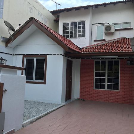 Rb Double Storey Bandar Tasik Selatan Homestay Kuala Lumpur Exterior photo